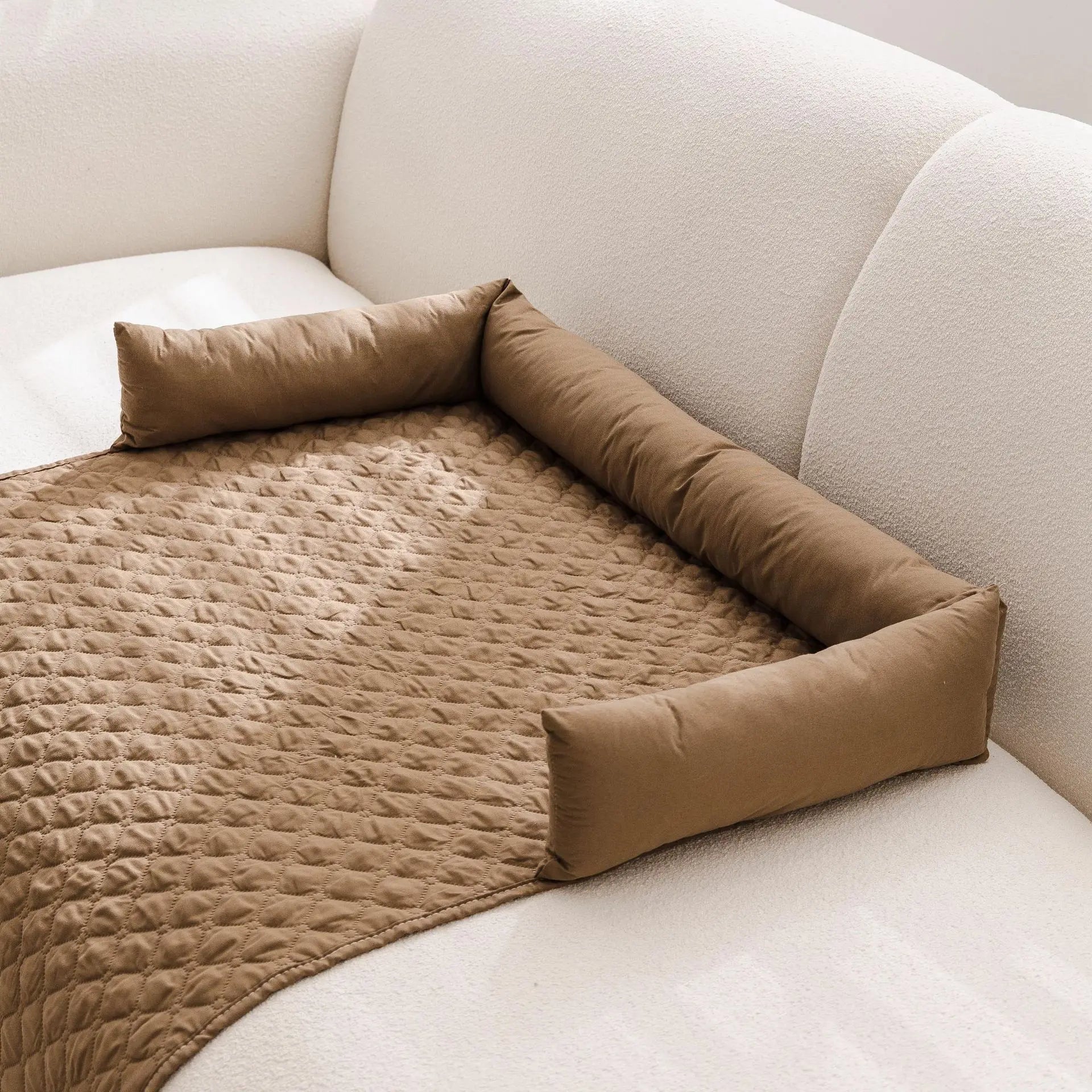 CoolNest Sofabett - Das Kühlkissen für ihr Haustier